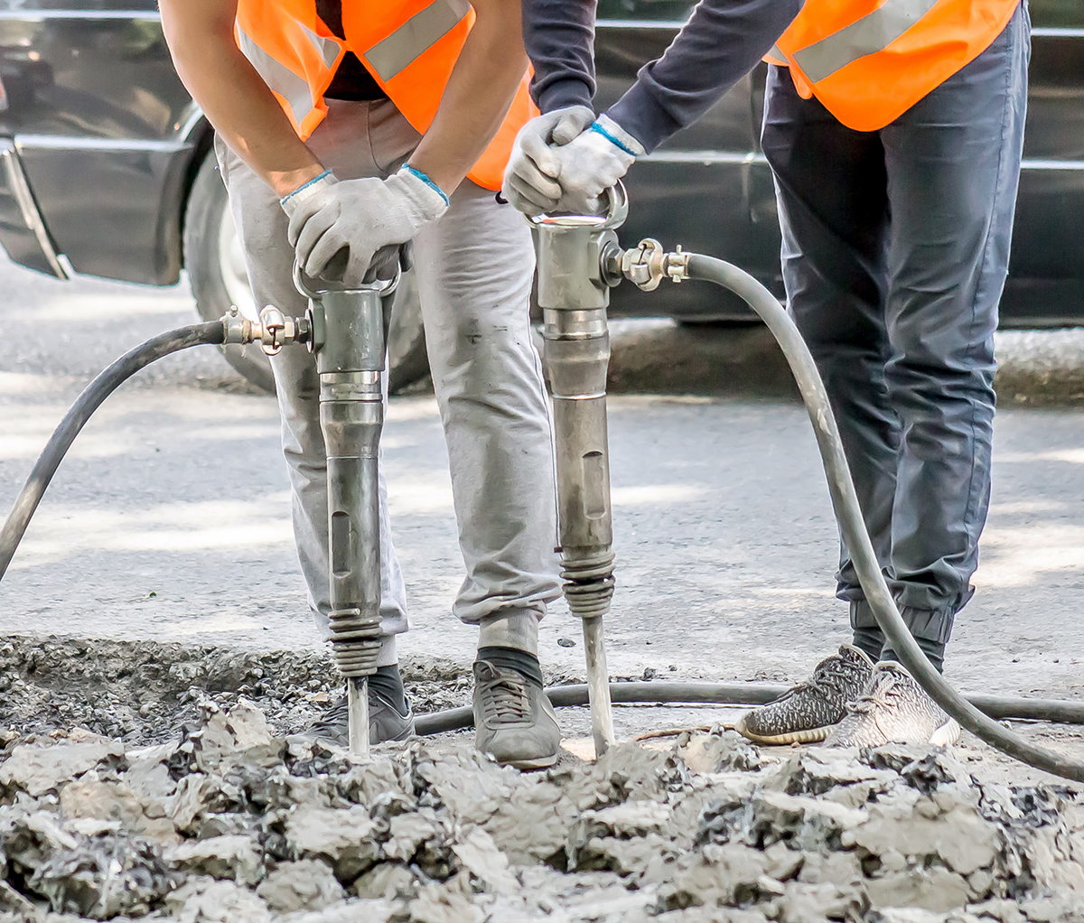 Specjalistyczne narzędzia konstrukcyjne – młoty wyburzeniowe Dewalt w zastosowaniu